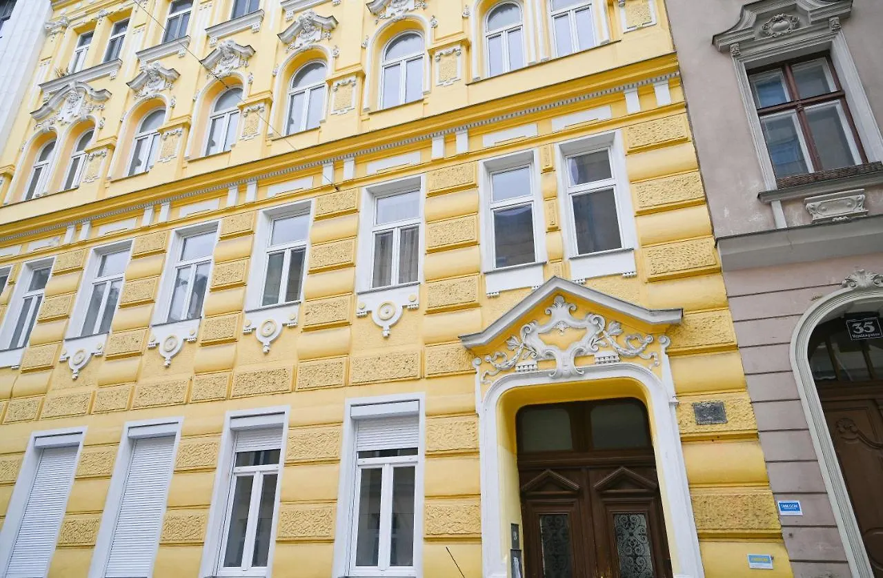 Bright Apartment Augarten Vienna 0*,  Austria