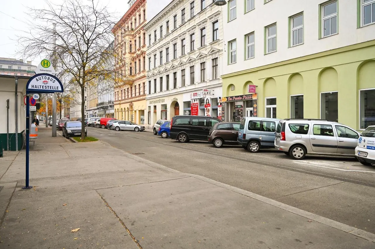 Bright Apartment Augarten Vienna Austria